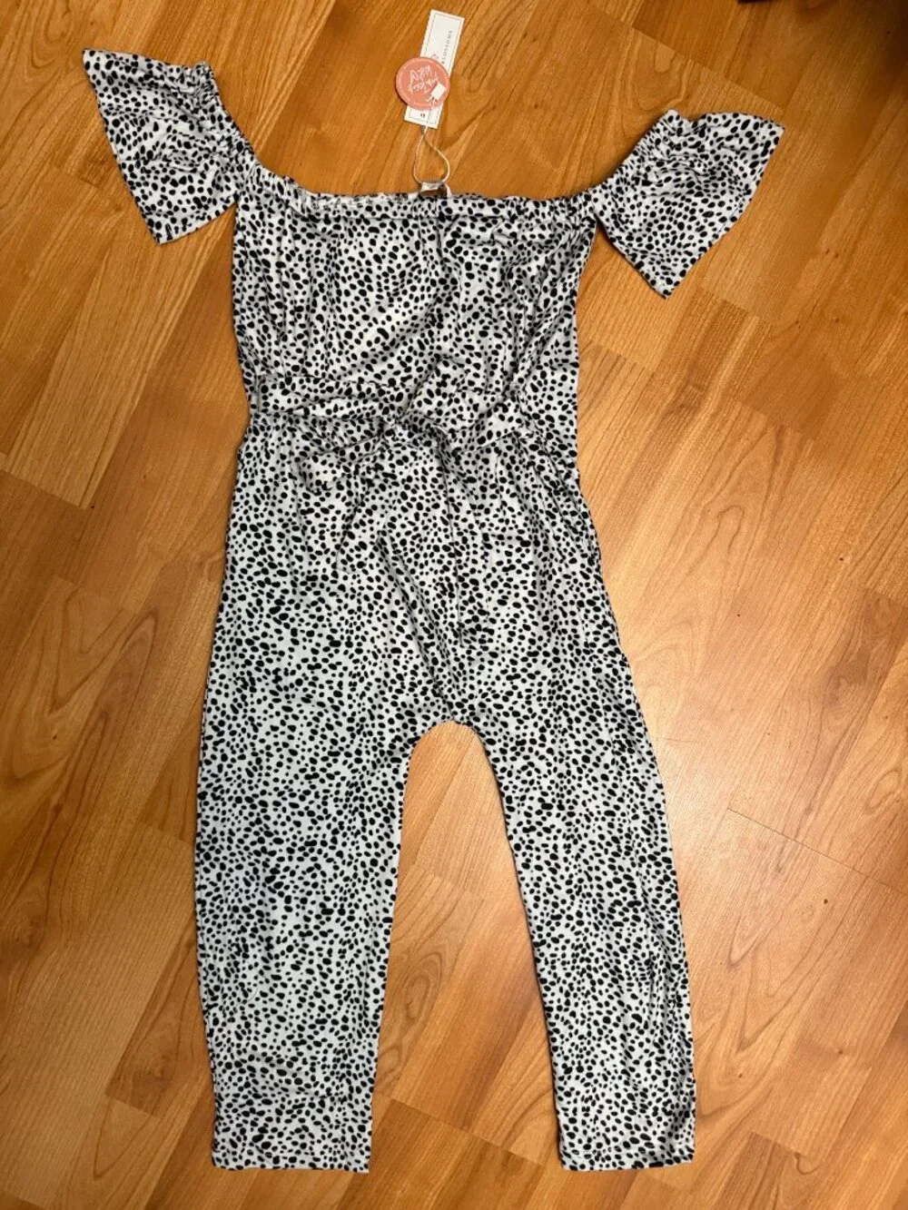 Bailey’s Blossoms w/tags – 5T (white / black)